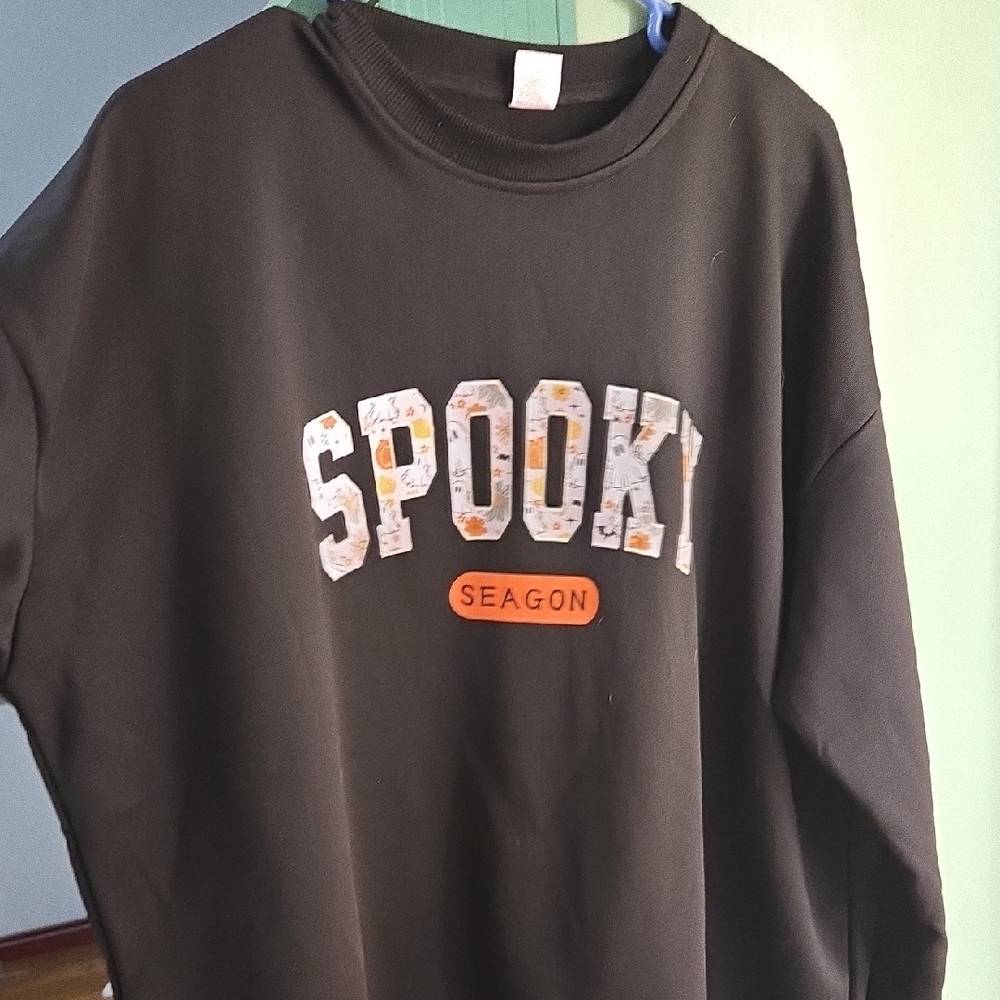 Black Sweatshirt - Spooky Design 2x